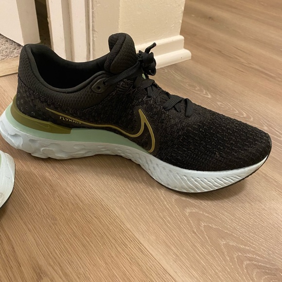 Nike | React Infinity Run Flyknit 3 | Men’s | 10.5 - Picture 5 of 8